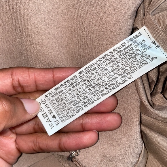 WORN ONCE! Khaki Colored Skort - Women's Size Small - Picture 7 of 7